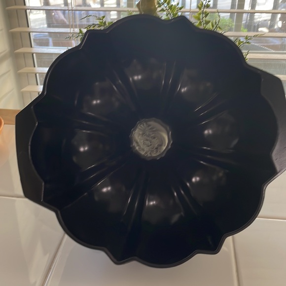 Nordic Ware Bundt Fluted Tube Pan 10 inch vintage - Picture 7 of 9